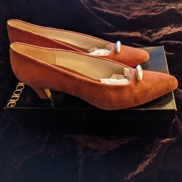 Vintage 1980s Designer Evan-Picone Suede 2-1/4" Heels Pumps, Pewter Accent 7.5 - Picture 8 of 16